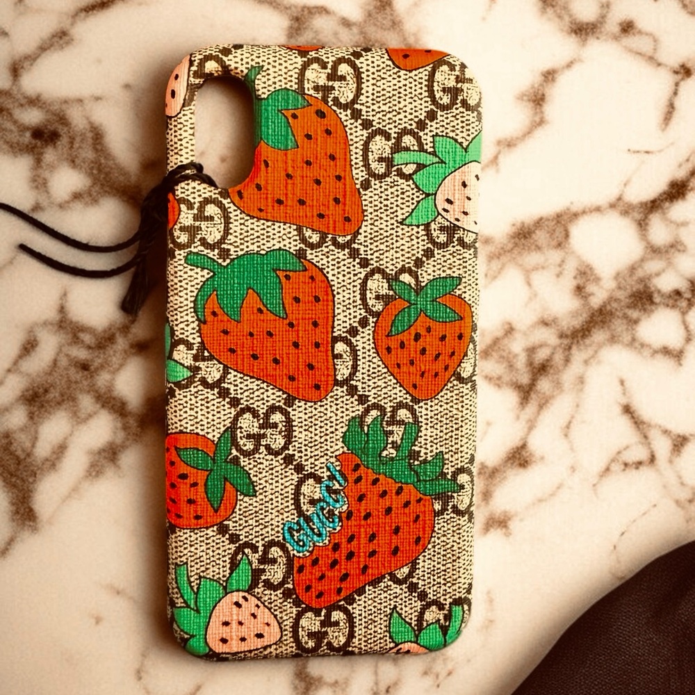 Gucci GG Supreme Monogram Strawberry iPhone X/XS Case - NIB